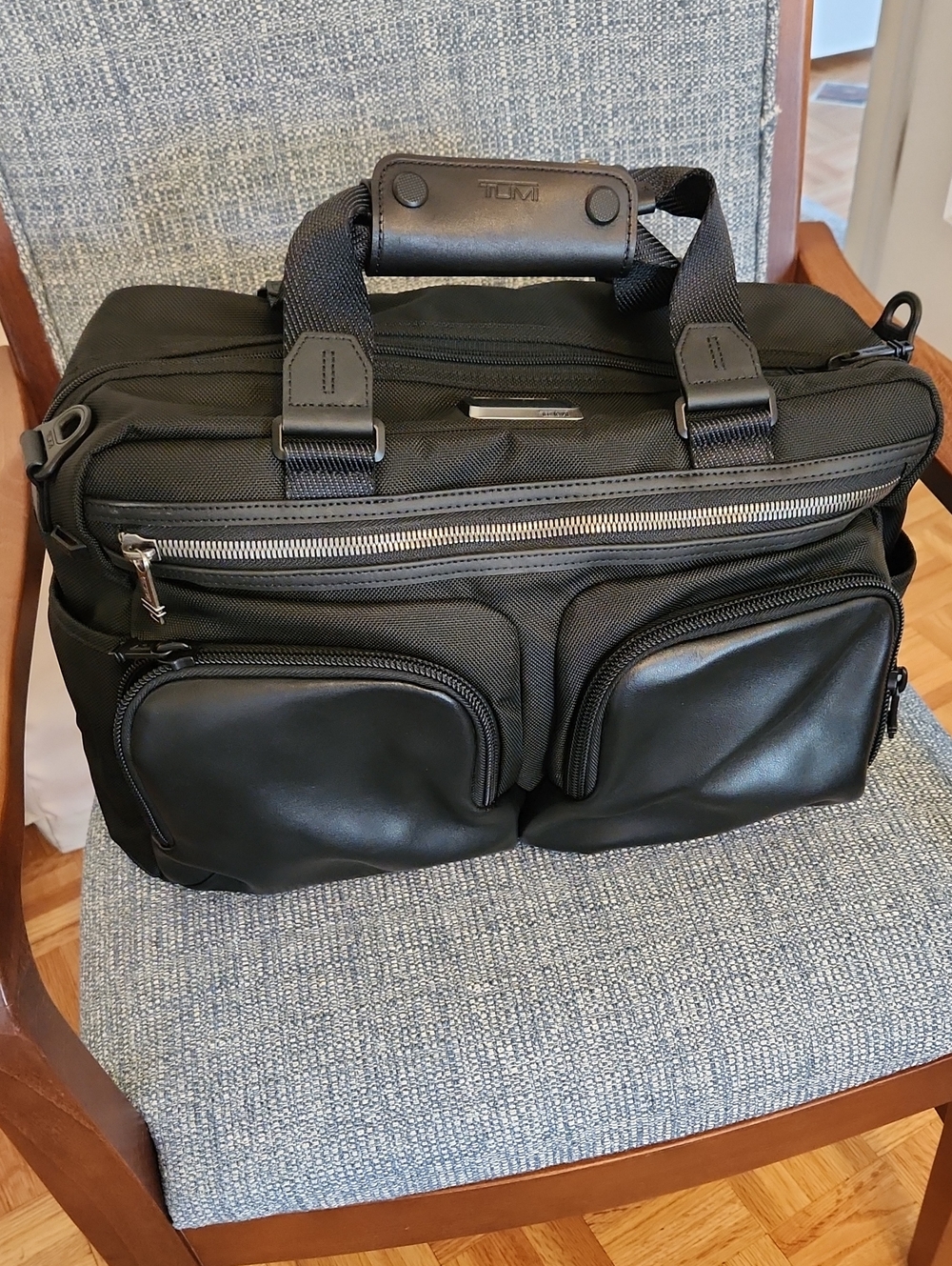 NWT TUMI Black Dual-Pocket Hunter Satchel